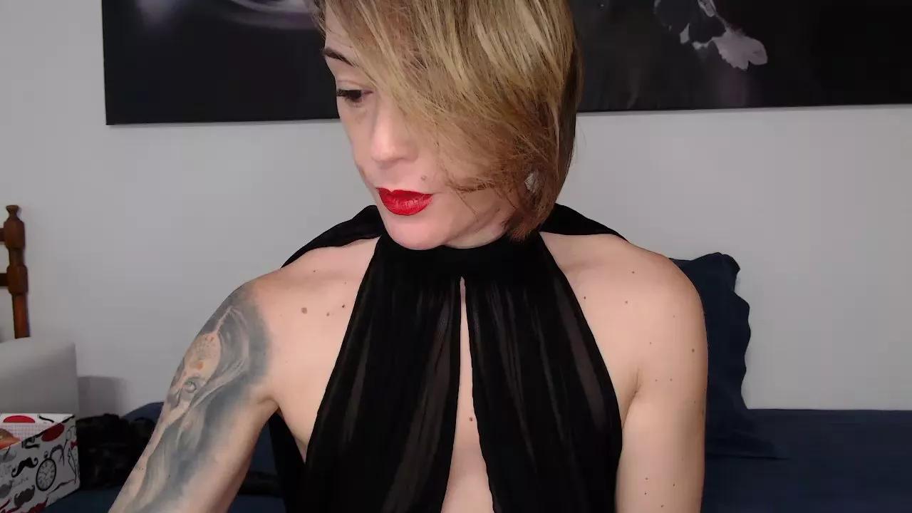 LadyMiri on Cam4 