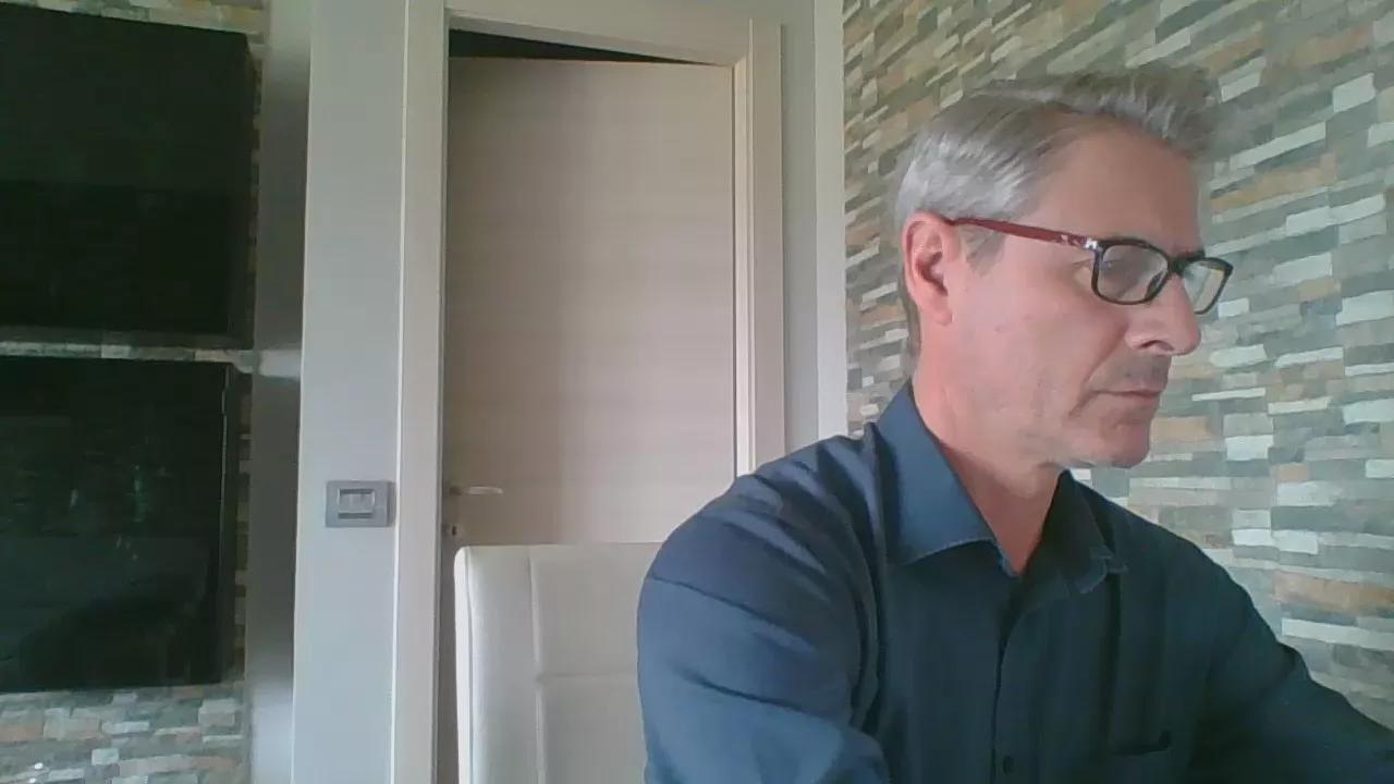 Lalas71 on Cam4 