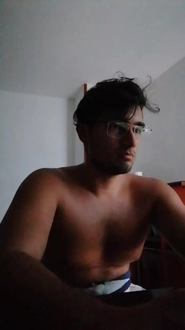 Offline lechero226 on Cam4