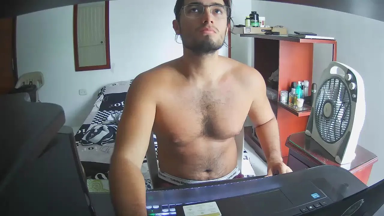 Offline lechero226 on Cam4