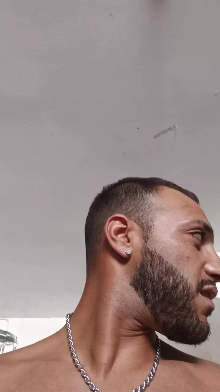 Offline lechero96_hot on Cam4