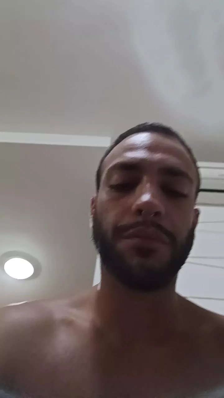 Offline lechero96_hot on Cam4