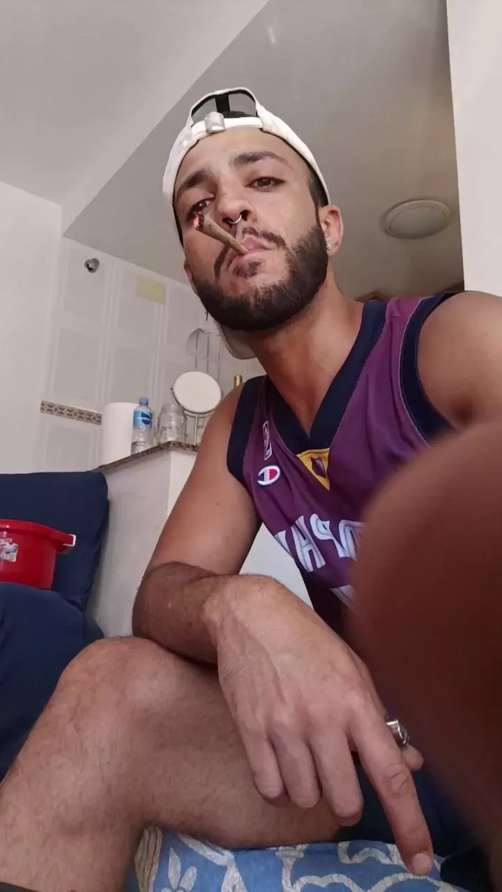 Offline lechero96_hot on Cam4