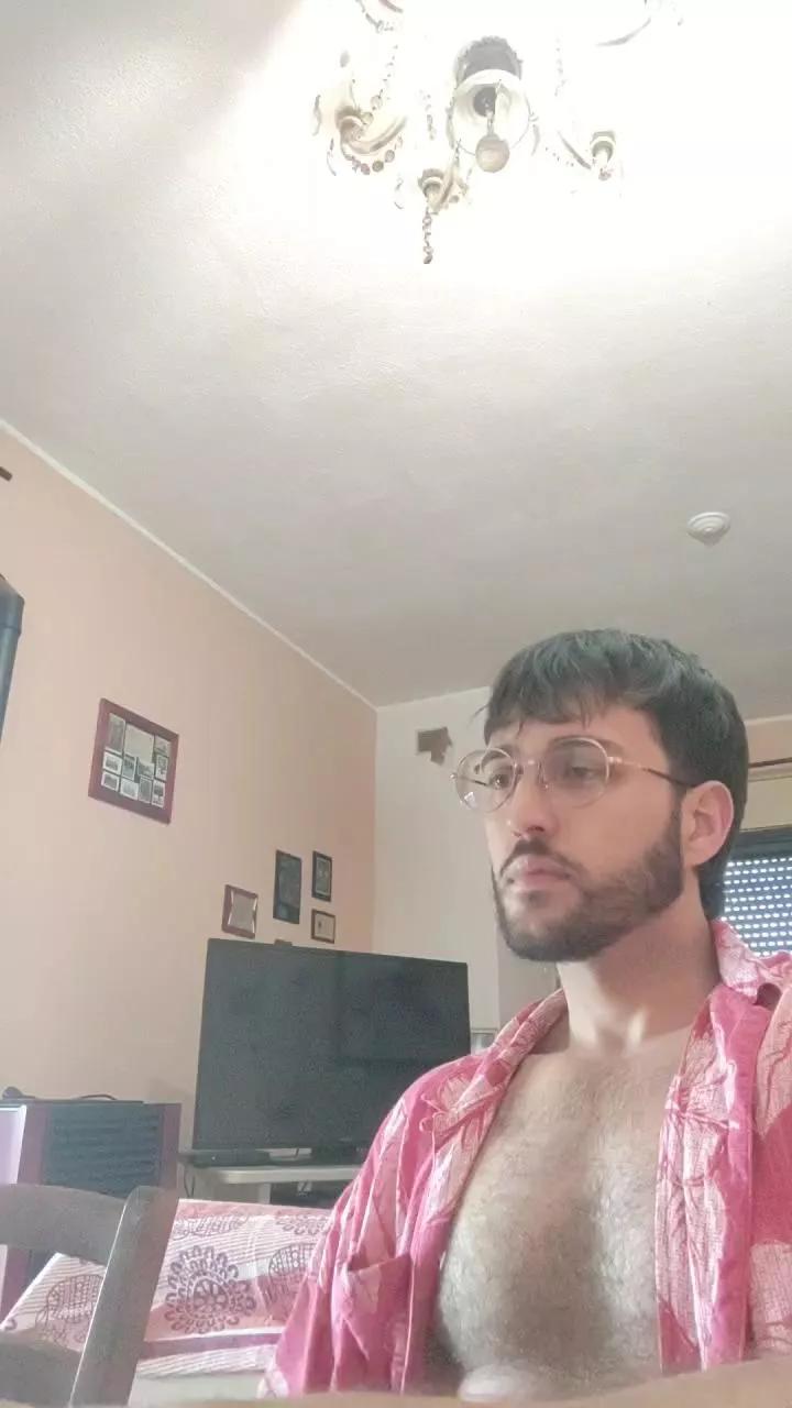 Leoo2727 on Cam4 