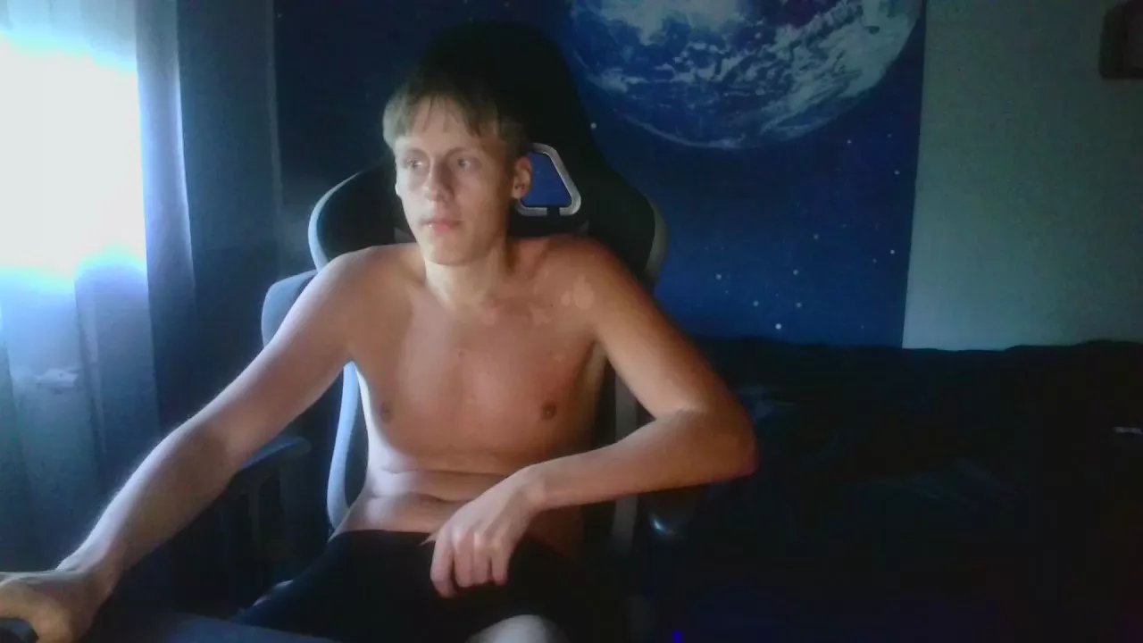 Offline looverboy18y on Cam4