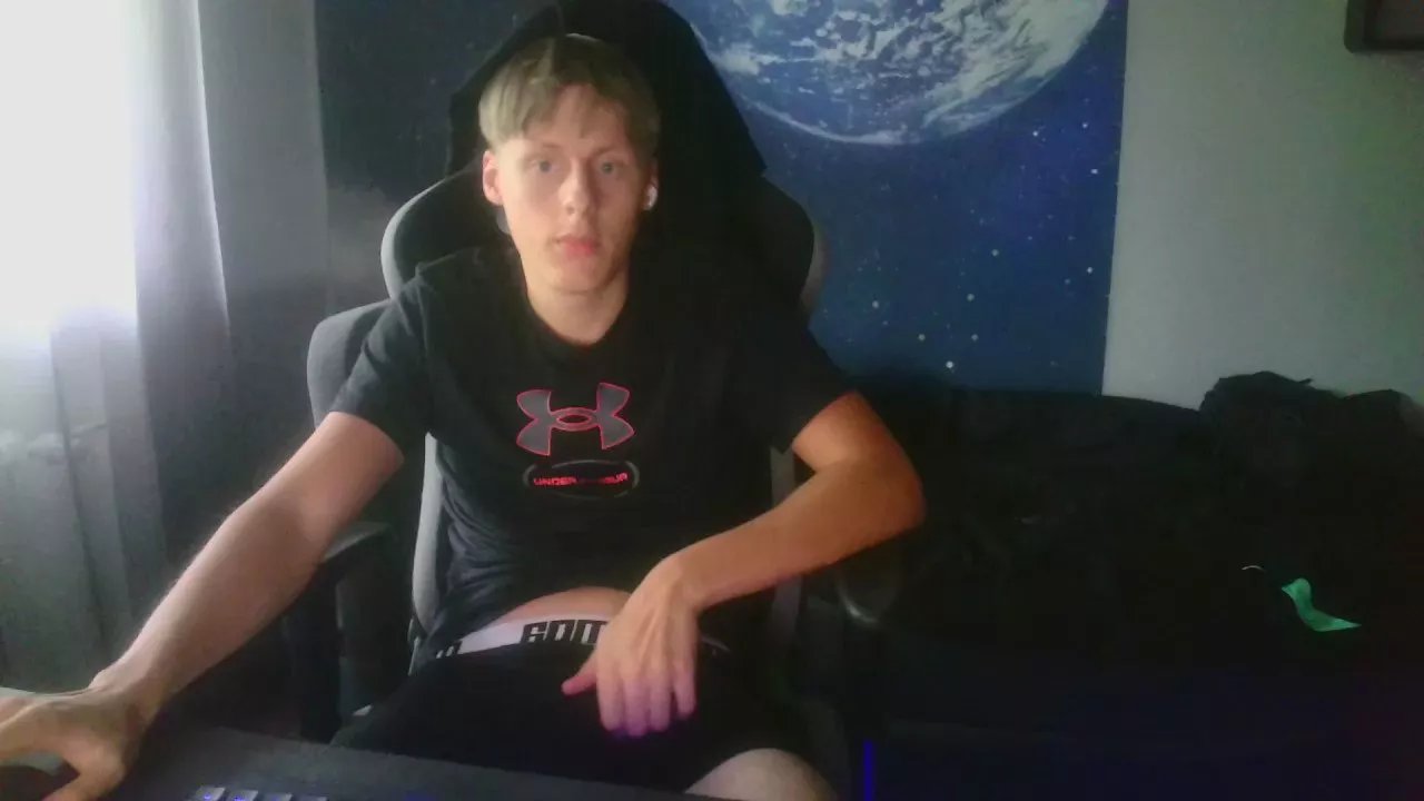 Offline looverboy18y on Cam4