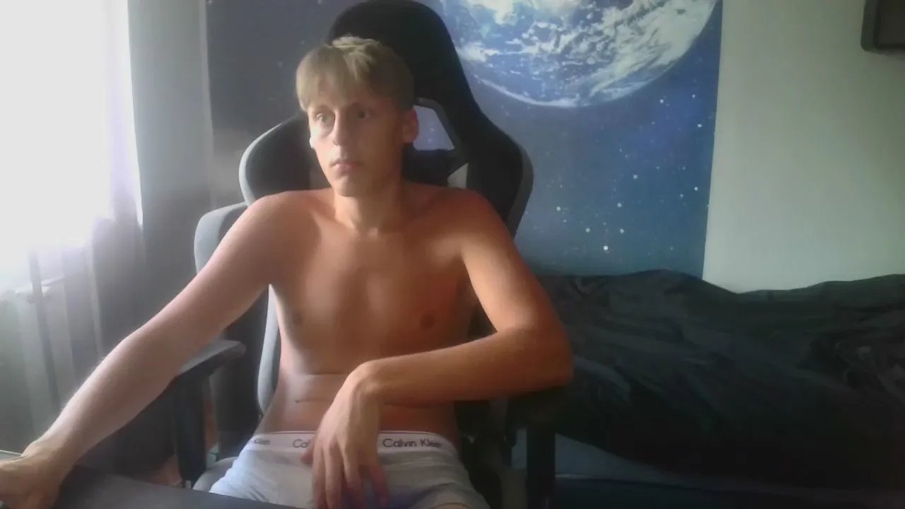 Offline looverboy18y on Cam4