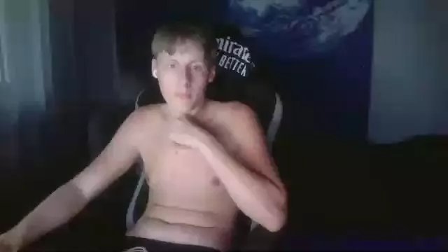 Offline looverboy18y on Cam4