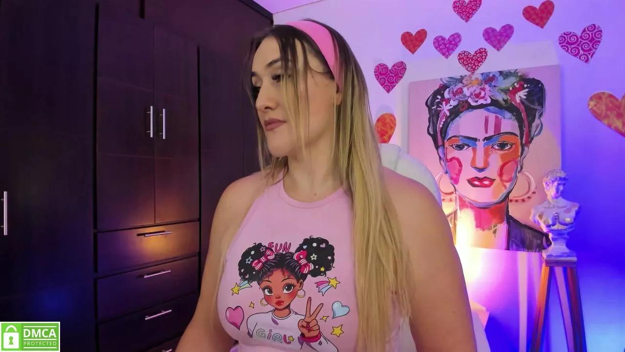 LOREIN_ on Cam4 
