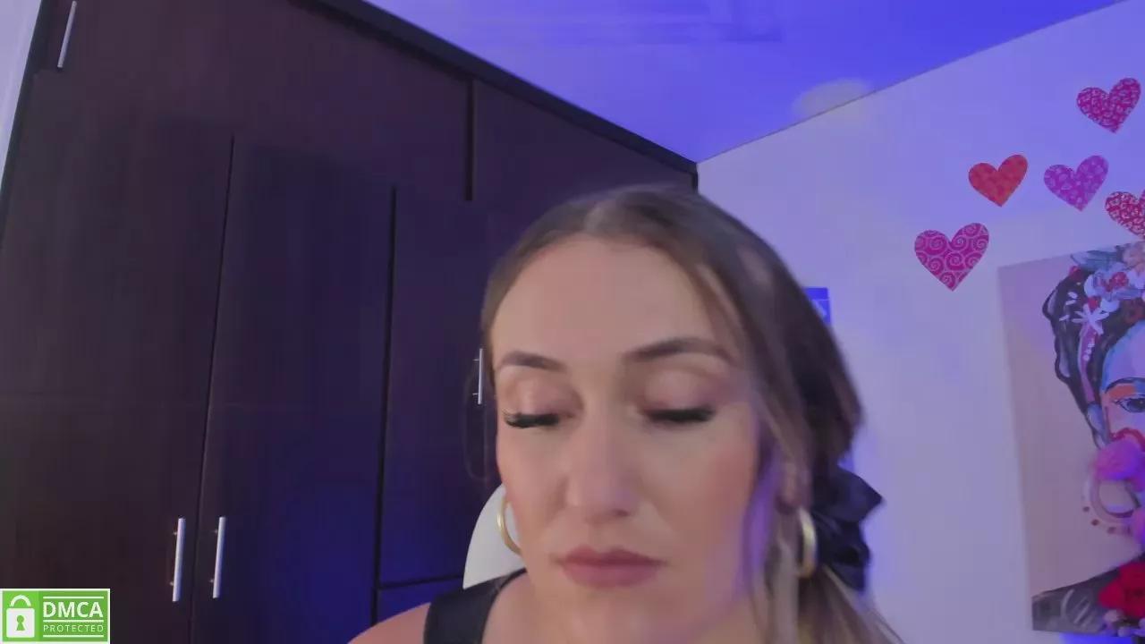 LOREIN_ on Cam4 