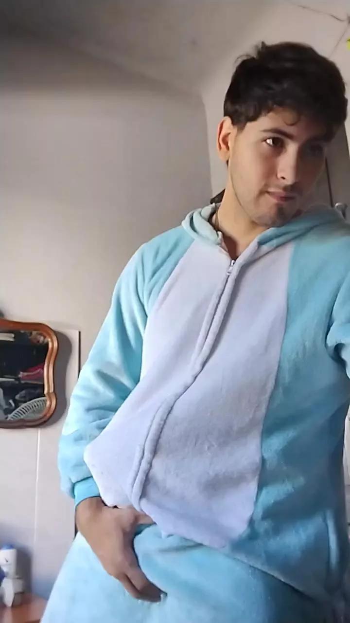 Lucas_Pink1 on Cam4 