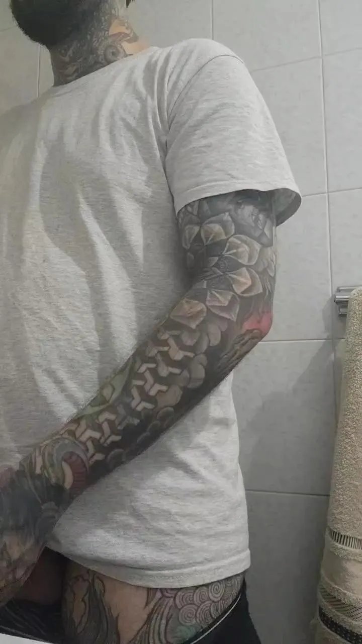 Offline luciferino18 on Cam4