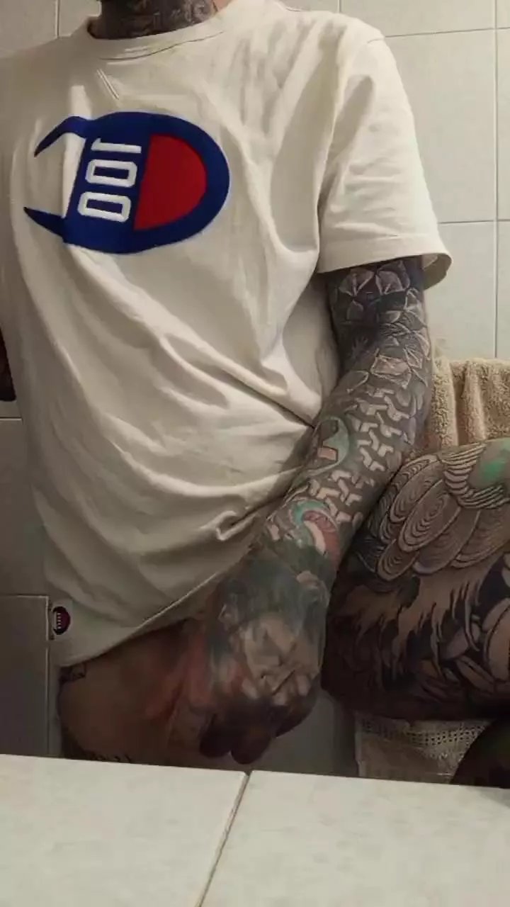 Offline luciferino18 on Cam4