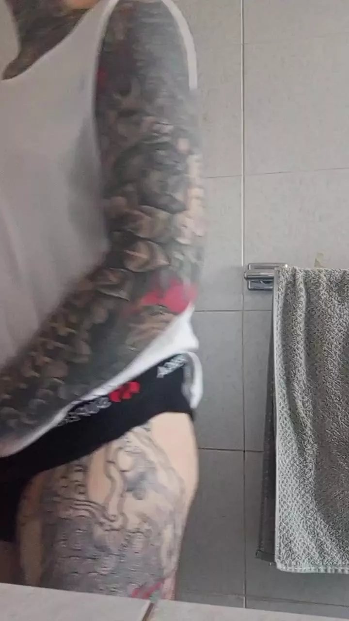 Offline luciferino18 on Cam4