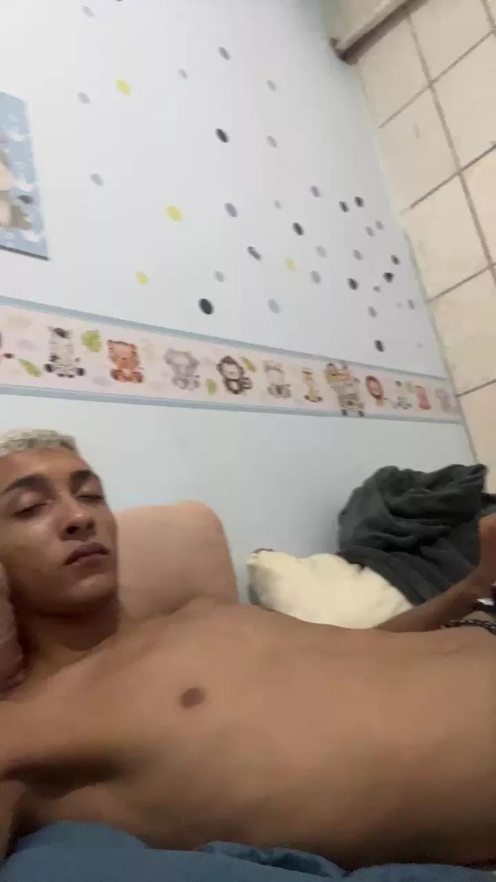 Luizfernandobbz on Cam4 