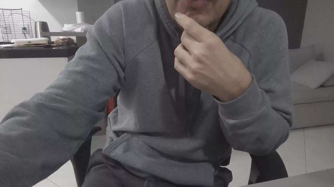 Offline MachoDottSP on Cam4