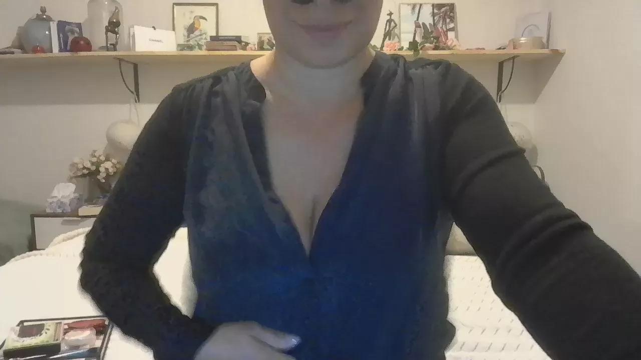 Madame_Louise on Cam4 