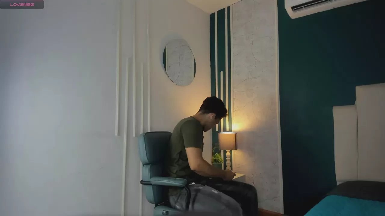 Offline Marco_Chase on Cam4