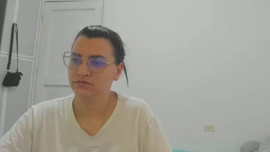 marilyn_Garcia on Cam4 