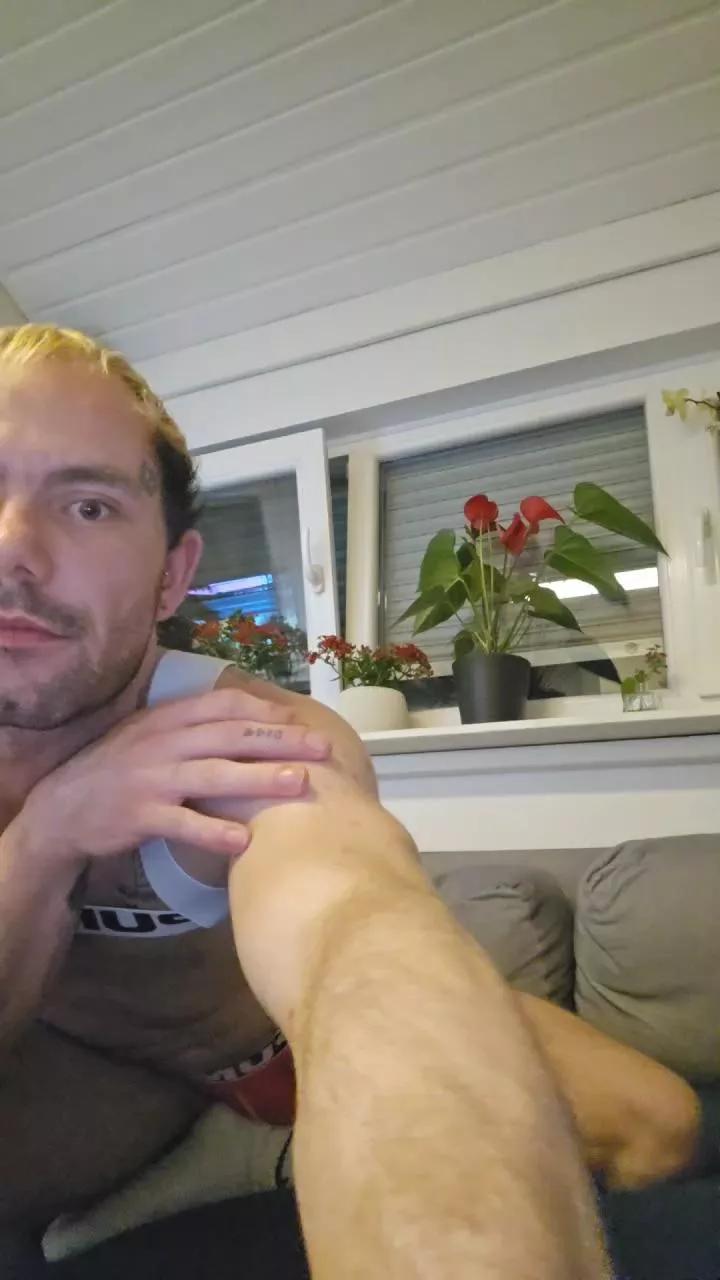 matt2180 on Cam4 