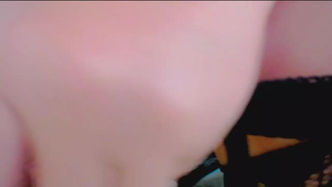 miadangerhot on Cam4 