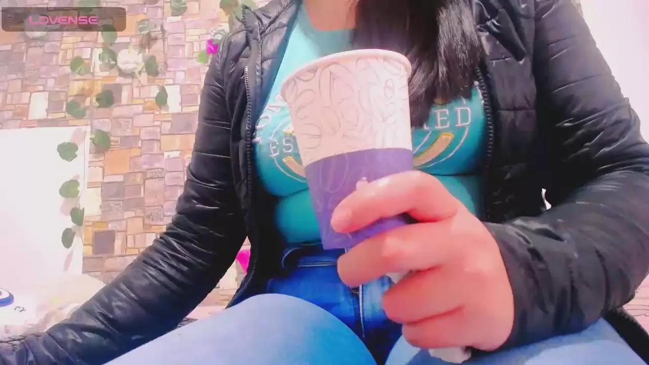 miadangerhot on Cam4 