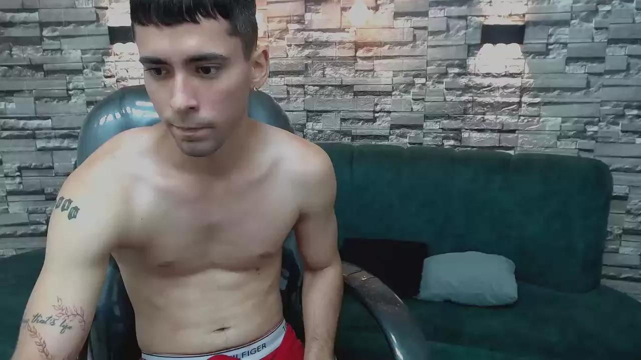Mike_Whitee on Cam4 