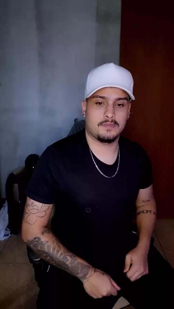 Mineirinhoot on Cam4 