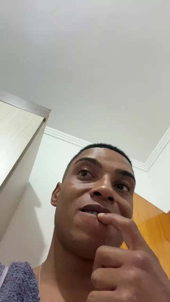 Offline Mineirossexos on Cam4