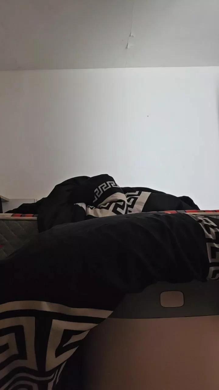 Mo0reniko028 on Cam4 