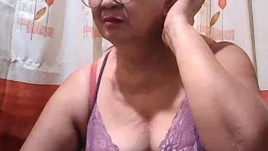 momylove69 on Cam4 