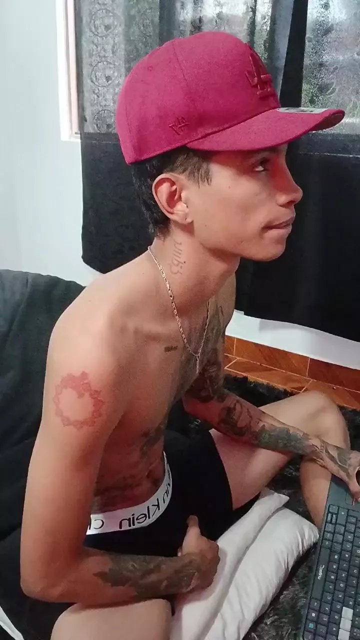 Offline MonkeyD_66 on Cam4