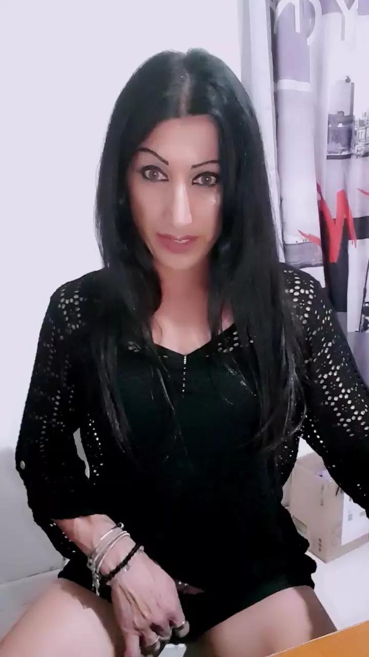 MONYTRAVCD on Cam4 