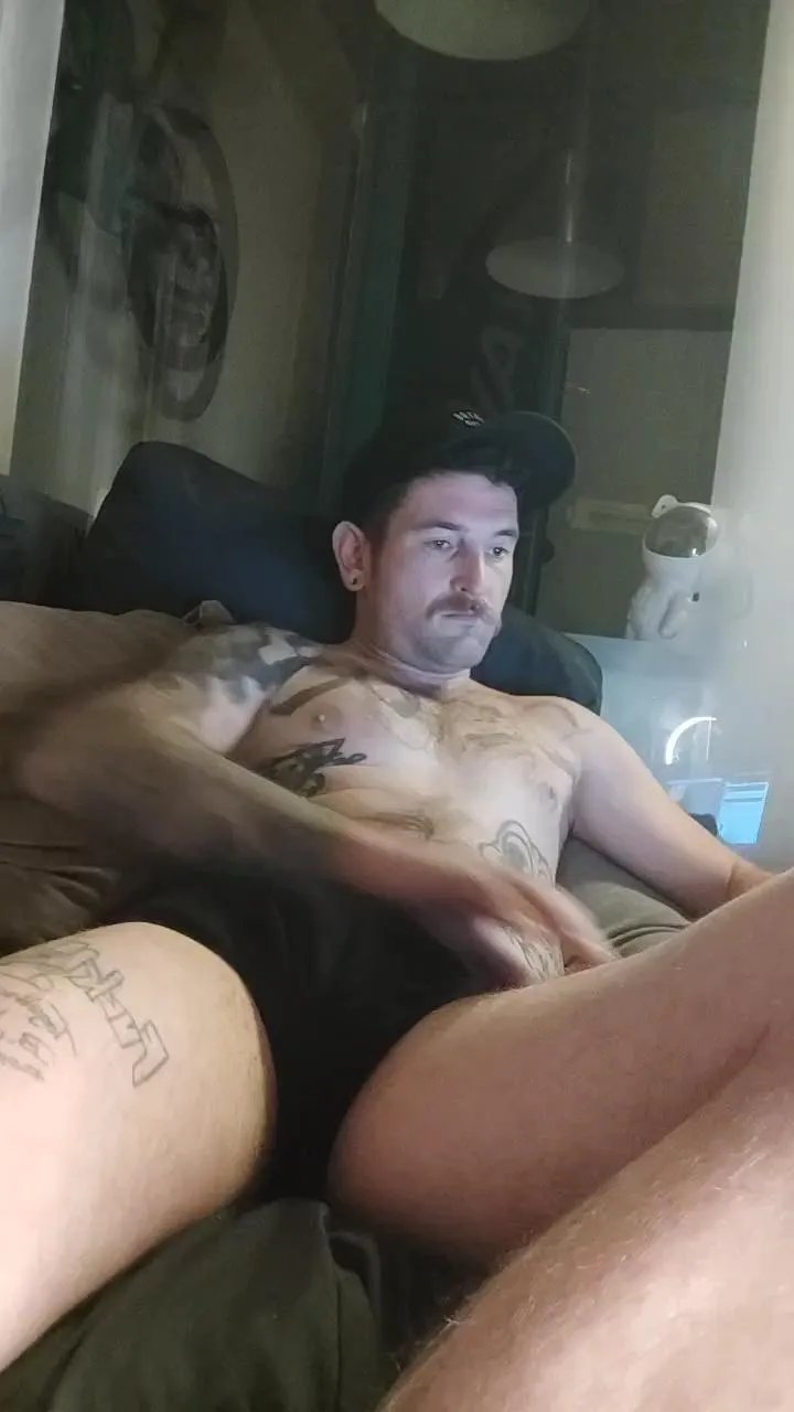 Offline Mooooustache on Cam4