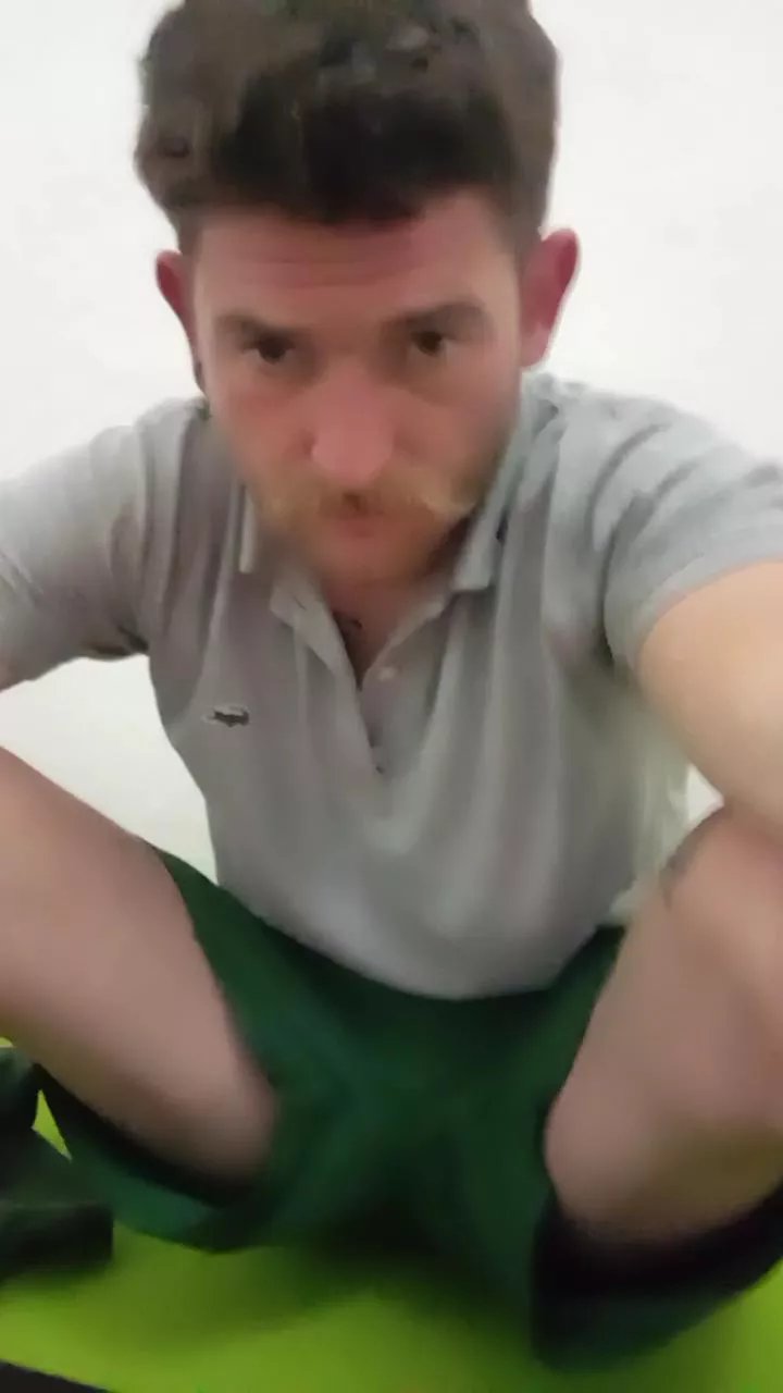 Offline Mooooustache on Cam4