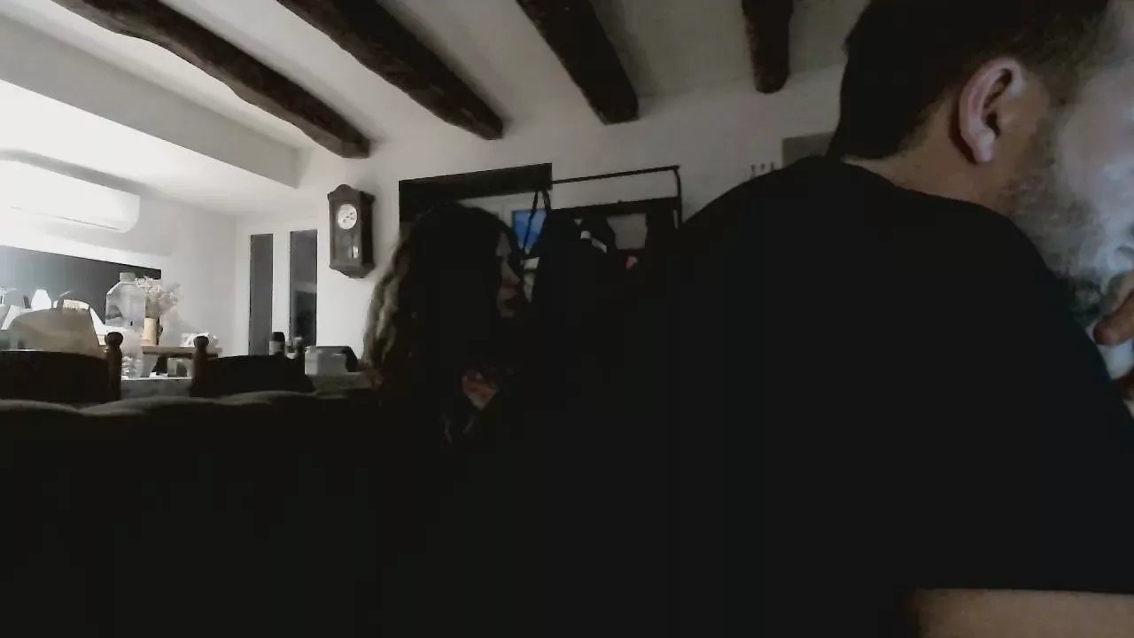 Offline MrandMs on Cam4