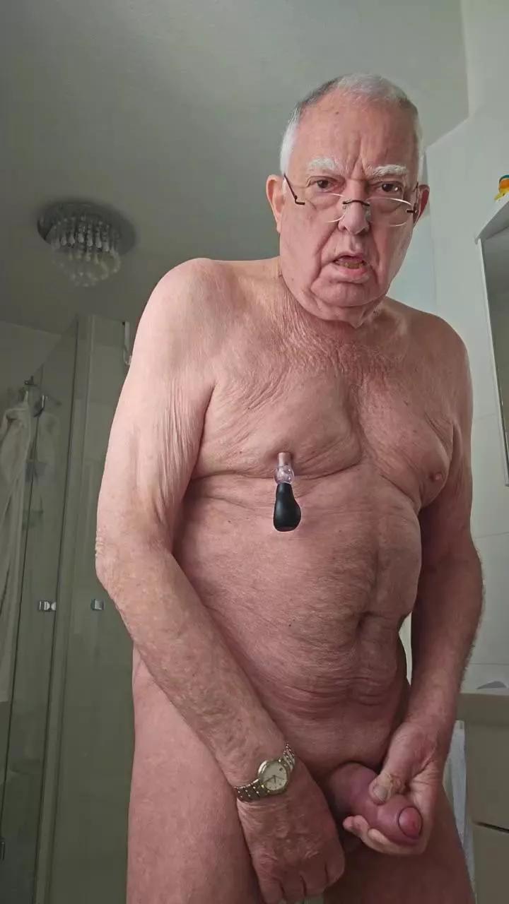 needitt2 on Cam4 