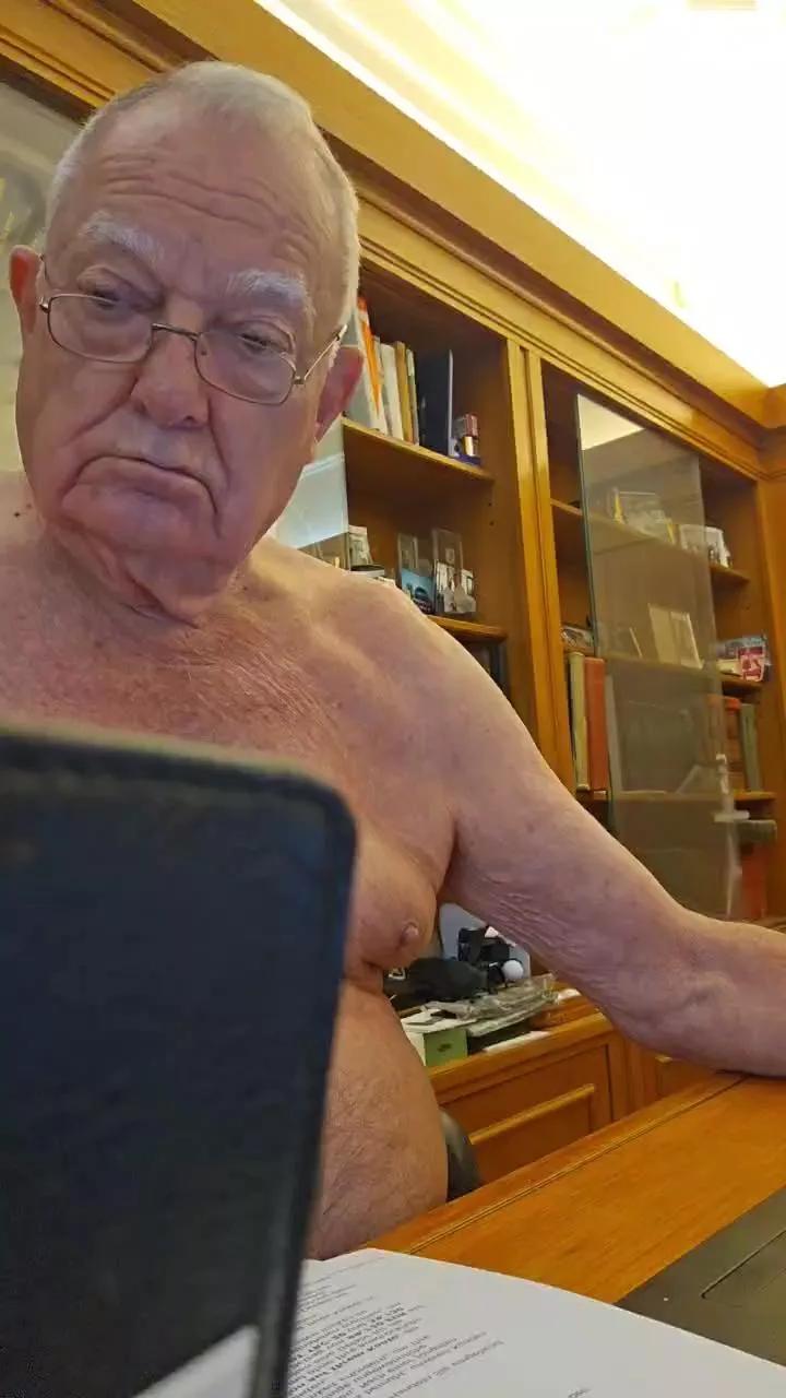 needitt2 on Cam4 