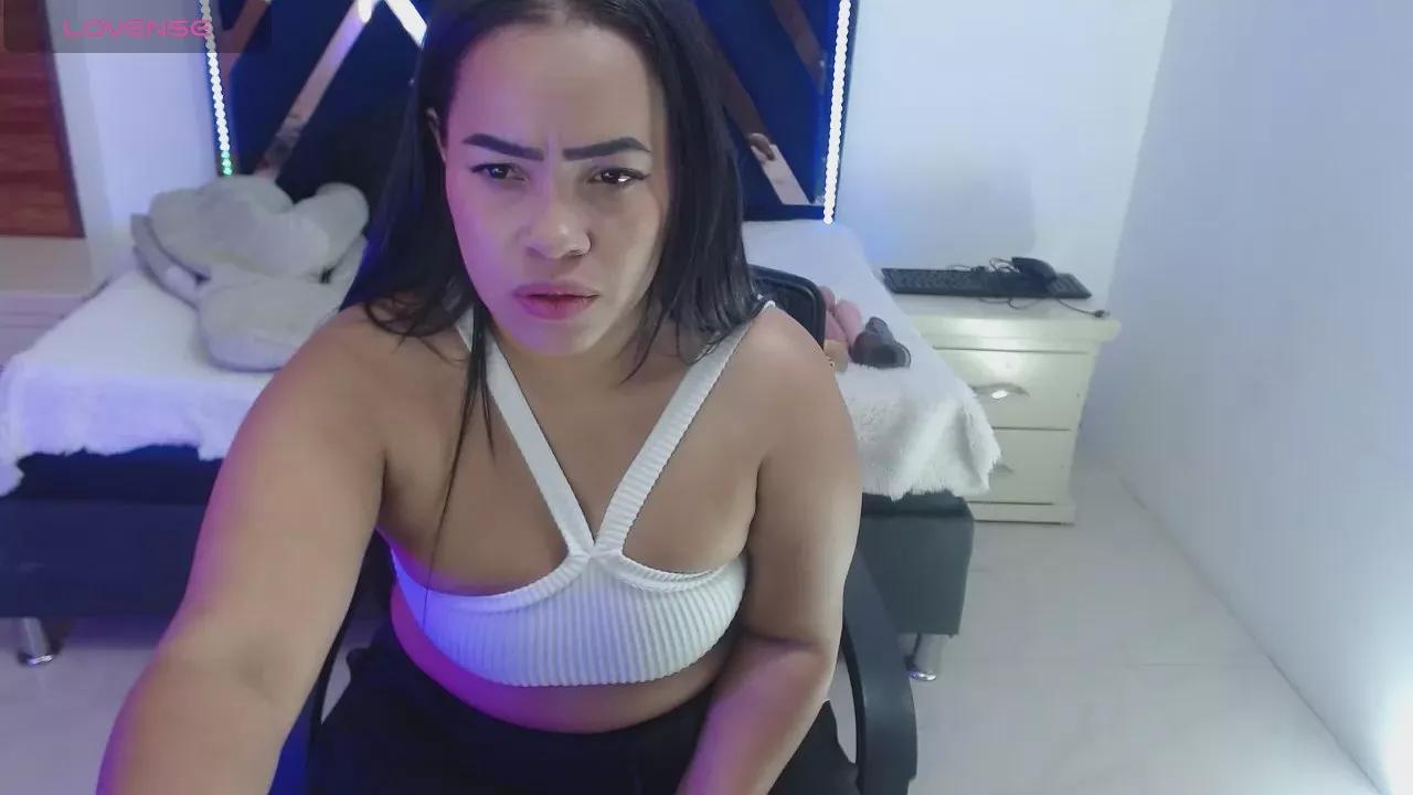 NicolletAlanna on Cam4 