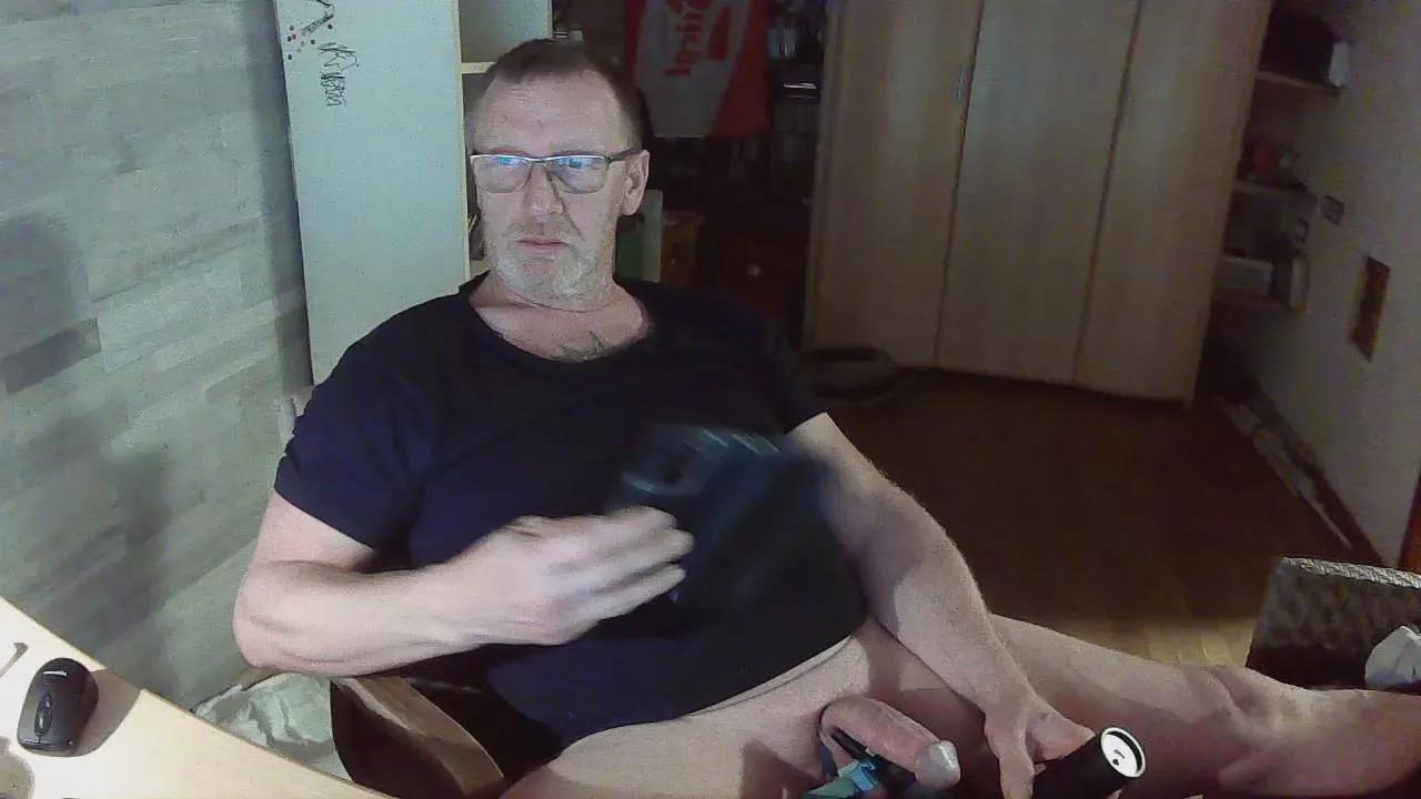 nylonbig on Cam4 