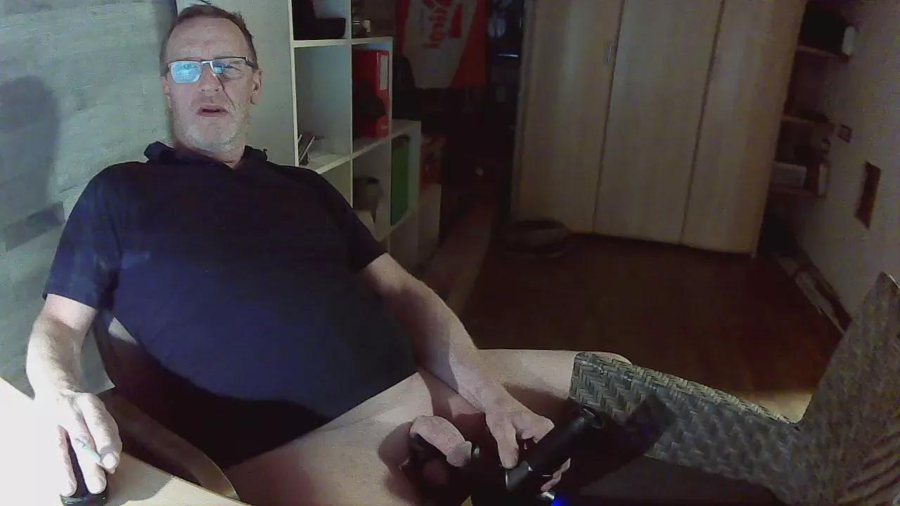 nylonbig on Cam4 