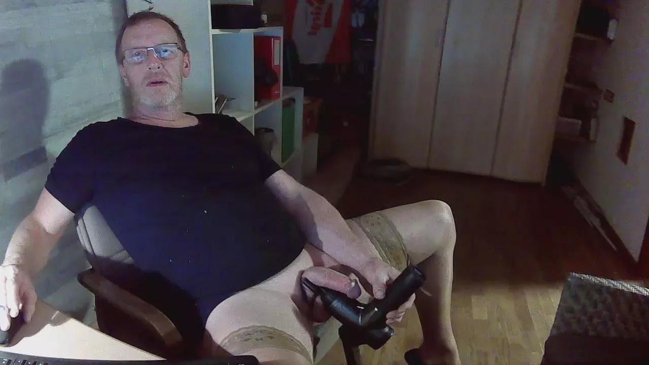 nylonbig on Cam4 