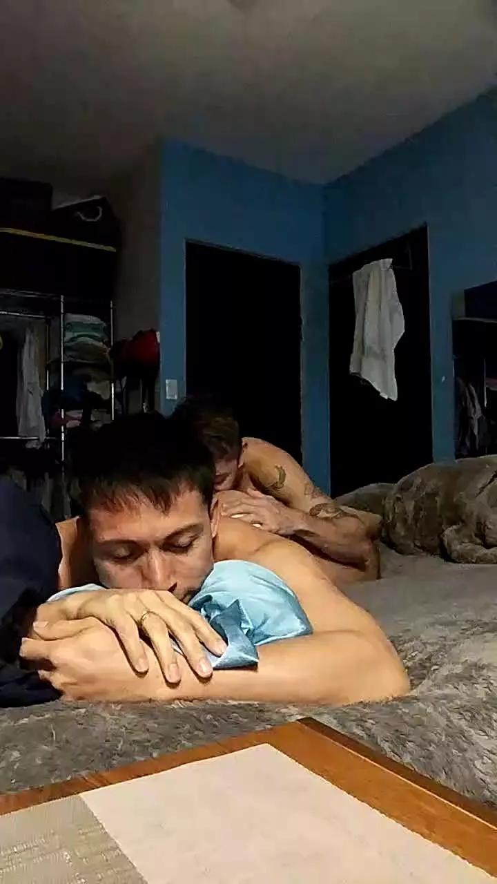 Patito_de_hule on Cam4 
