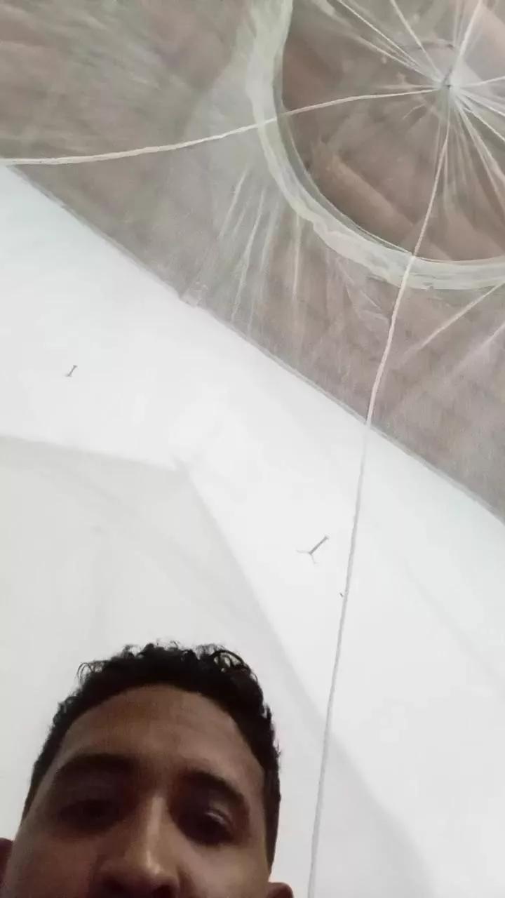 pauzudo25ju on Cam4 