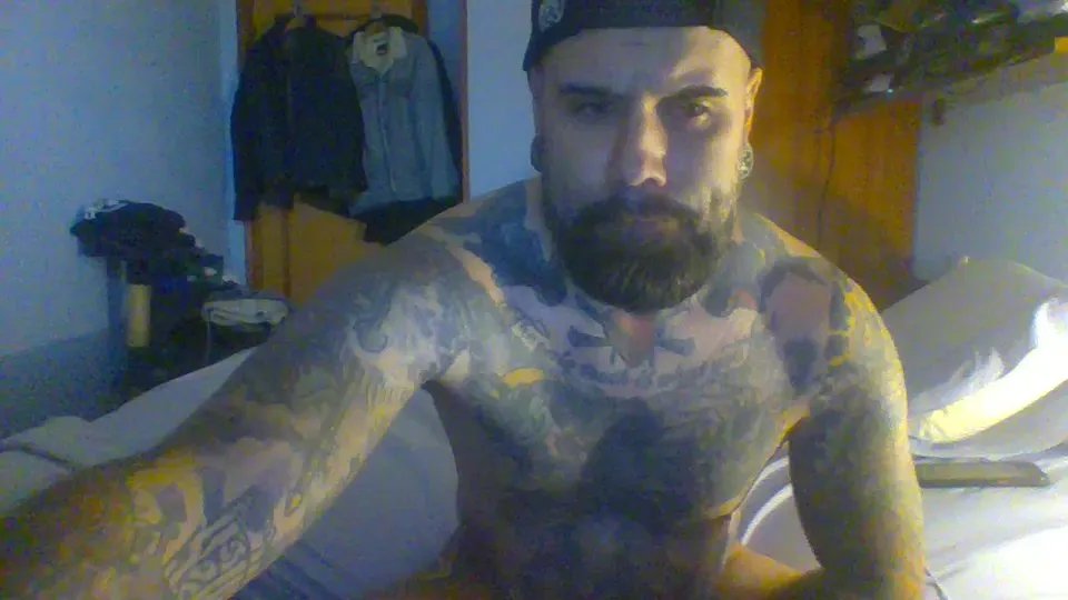 Offline Punisher21cm on Cam4