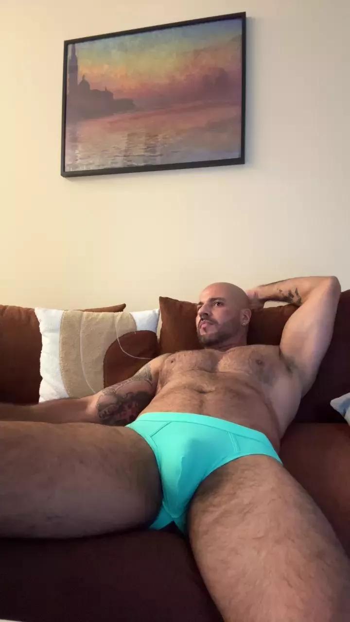 PureBottom35 on Cam4 