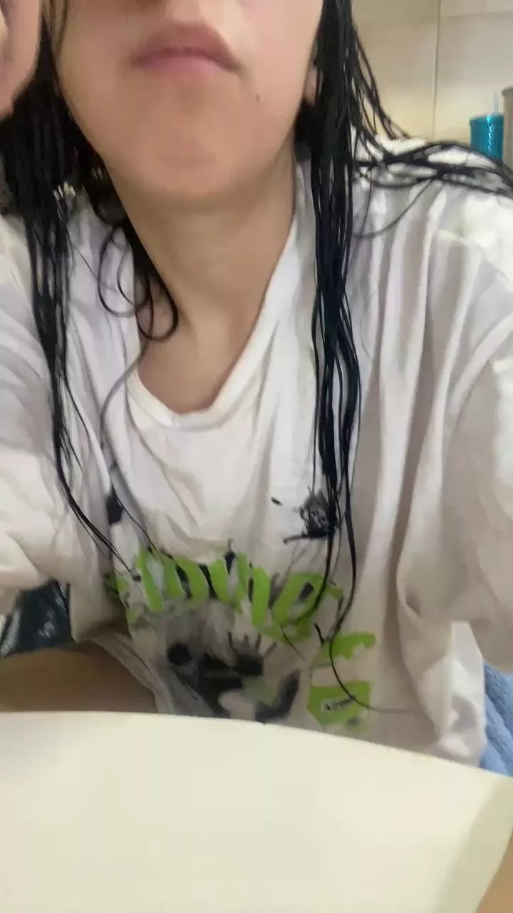 Offline Queeen00 on Cam4