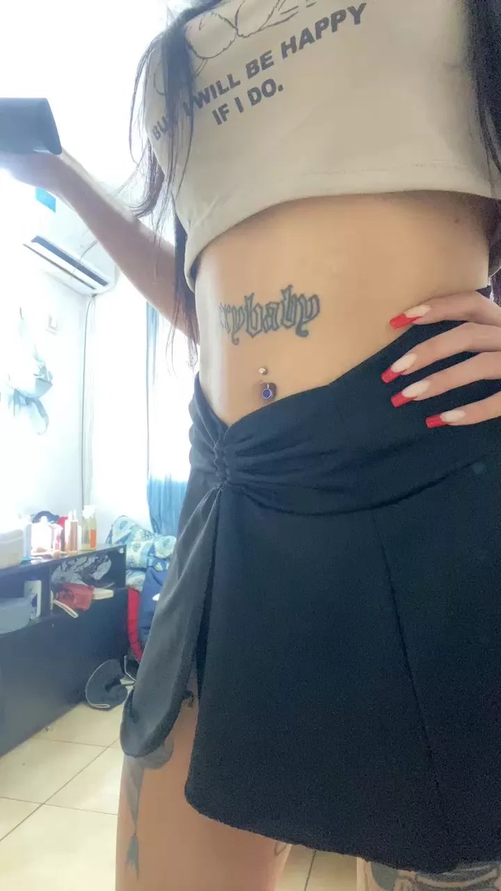 Offline Queeen00 on Cam4