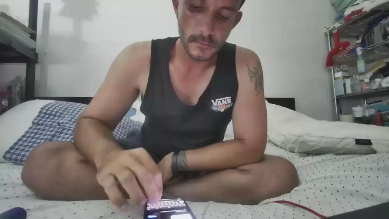 R_malcom on Cam4 