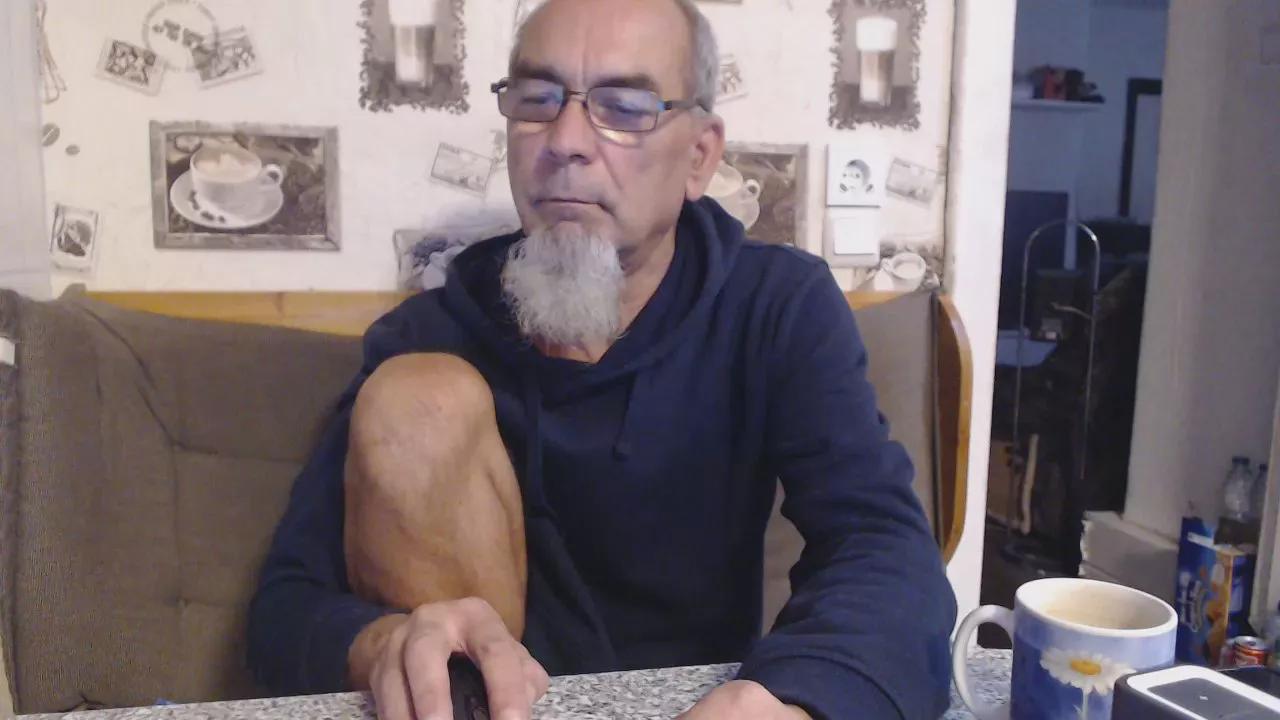 raini1205 on Cam4 